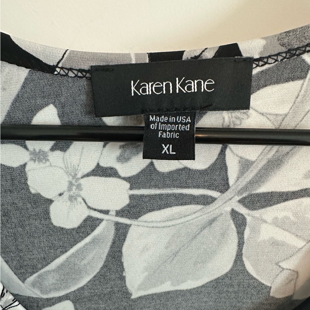 Karen Kane Floral Black and White Women Top - Picture 2 of 3